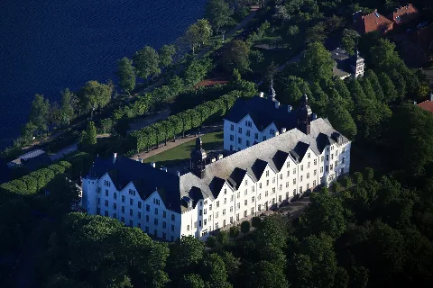 Luftaufnahme Schloss Plön Panoramio
