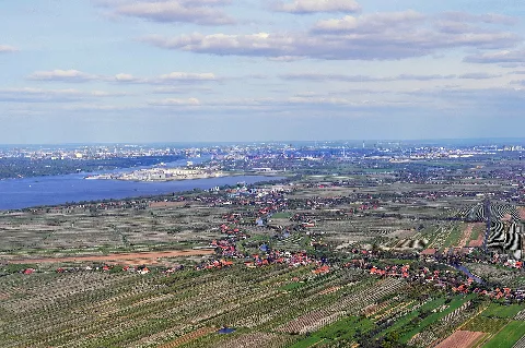 Luftbild von Königreich, Leeswig und der Wellenstraße. Unterlauf der Este, Sietas-Werft, der Rest des Mühlenberger Lochs, gegenüber das Airbus-Werk Finkenwerder.