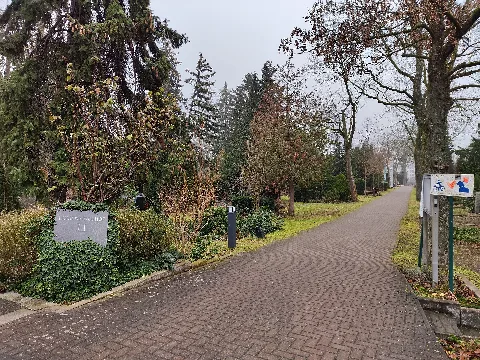 Luisenkirchhof Ii Königin Elisabeth Straße 46