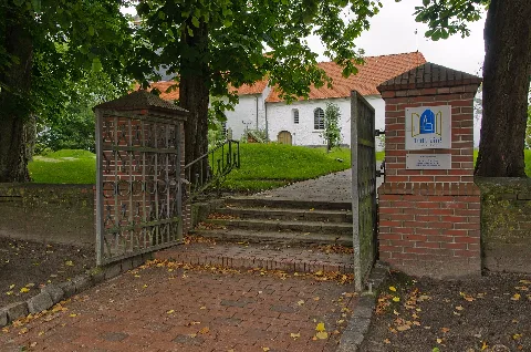 Lunden St. Laurentiuskirche Zugang Zum Kirchhof