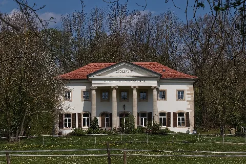 Lustschloss Scharnhausen