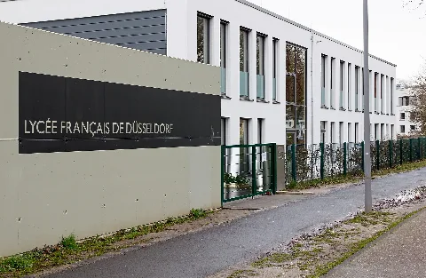 Lycée Français De Düsseldorf 03