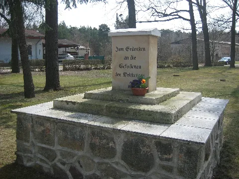Lynow Denkmal Für Die Gefallenen Der Weltkriege Panoramio