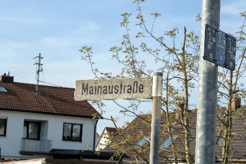 Mainaustraße (Neu Ulm) Straßenschild