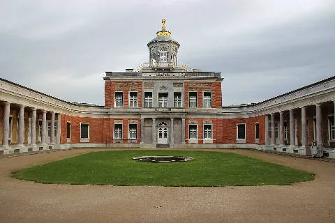 Marmorpalais Mit Vorgarten