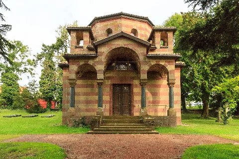 Mausoleumhohenlohelangenburg 91