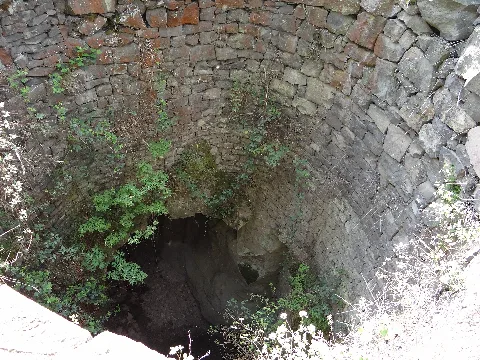 Mayener Grubenfeld Blick In Einen Schacht