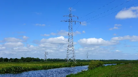 Fluß Mehe am Dorfrand von Abbenseth, Samtgemeinde Börde Lamstedt. Flußlänge 18,9 km. Bei Brobergen mündet die Mehe in den Fluß Oste. Aufnahmedatum 2015-06.