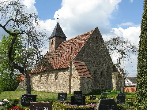 Milow Kirche 2008 05 05 (1)