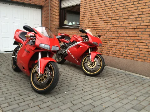 Mito Vs Ducati748