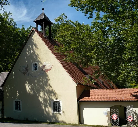 Muenchen Sollner Waldfriedhof Eingang