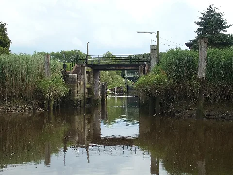 Münsterdorf Schleuse Zum Hafen July 2009 Sl273205