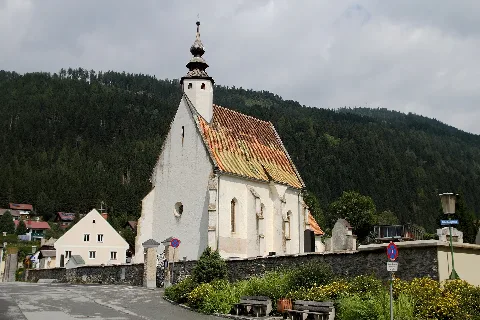 Murau Friedhofskirche Und Mauer 2012 08 11