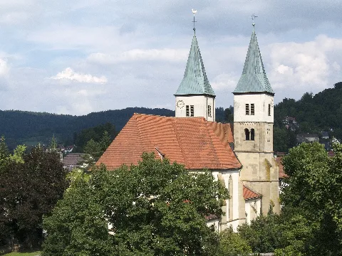 Murrhardt Altstadt Stadtkirche Ansicht Von Der Walterichskirche (2)