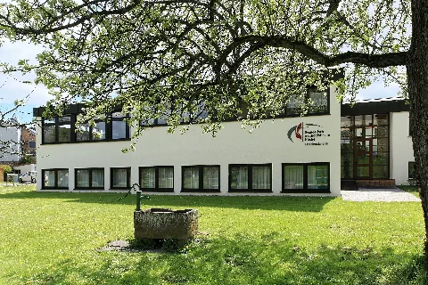 Nagold Uferstraße Krautbühlpark + Friedenskirche 01 Ies