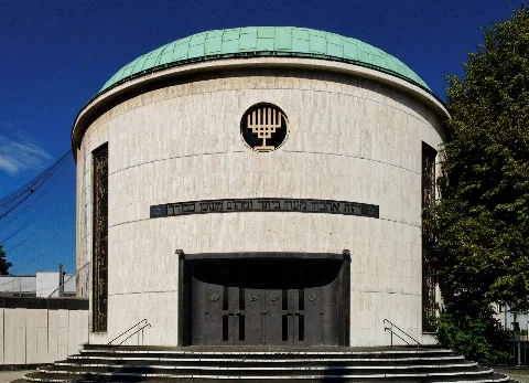 Neue Synagoge In Duesseldorf Golzheim, Von Suedwesten