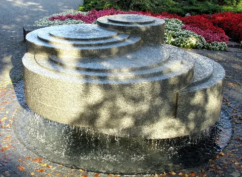 Neuenburg Knittel Brunnen
