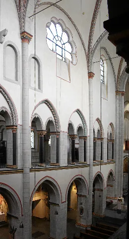 Neuss Stquirin Langhaus1
