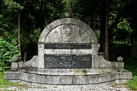 New Jewish Cemetery Munich Imgp3655