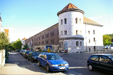 Obere Donaubastion 2