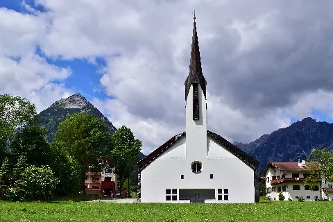 Pertisau Pfarrkirche Hl Dreifaltigkeit I