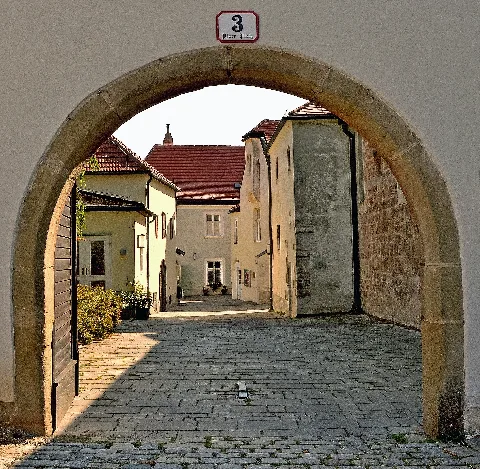 Pfarrplatz3
