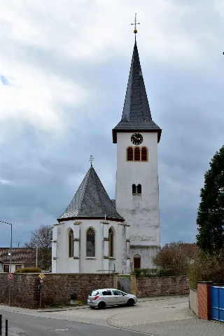 Planig, Kirchwinkel, Protestantse Opstandingskerk