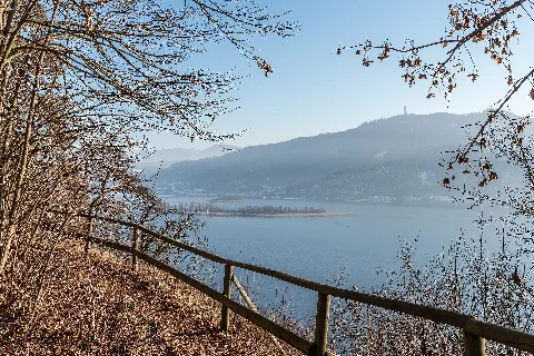 View of the Wörther See and the Pyramidenkogel from Glorietteweg in Leonstein, municipality Pörtschach am Wörther See, district Klagenfurt Land, Carinthia, Austria, EU
