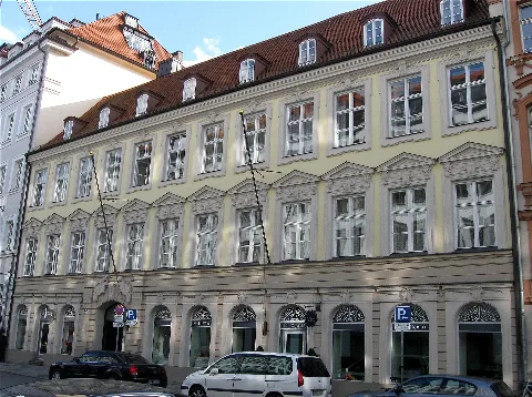 Prannerstr. 7 Palais Seinsheim Muenchen 1