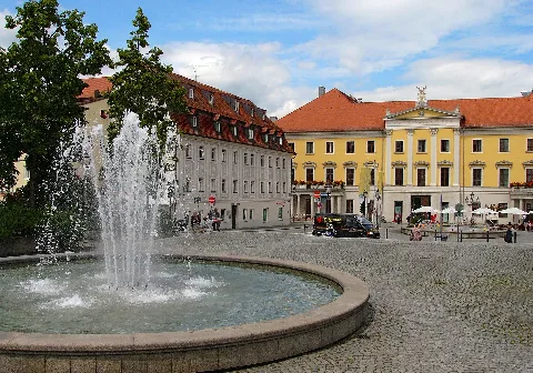 R Bismarckplatz02