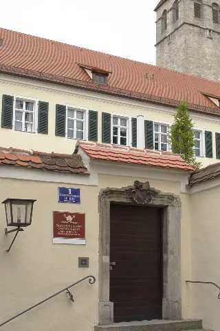 R Niedermuenstergs1