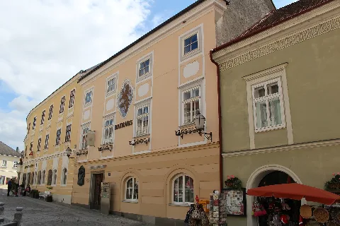 Rathausplatz11Melk