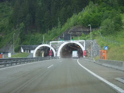S16 Strenger Tunnel