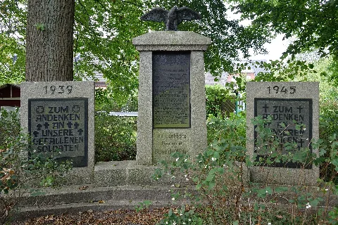 Schleswig Holstein, Blomesche Wildnis, Ehrenmal Nik 9536
