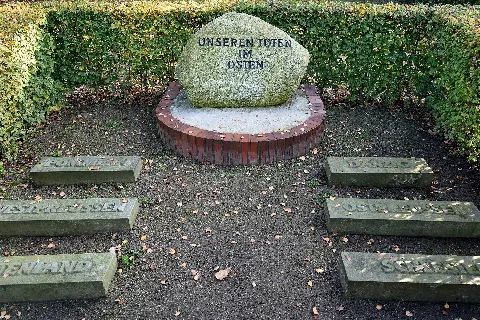 Schleswig Holstein, Glückstadt, Friedhof Nik 0911