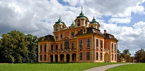 Schloss Favorite Park Blick