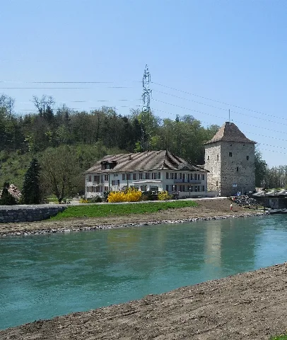 Schloss Grynau In Bildmitte 2013 (Cropped)