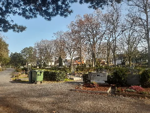 Schwarzrheindorf Cemetery 01