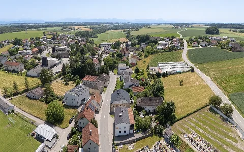Sipbachzell ist eine Gemeinde im Bezirk Wels-Land, Oberösterreich This media shows the protected monument with ObjektID 59712 in Austria. (Commons, de, Wikidata)