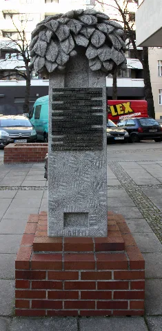 Skulptur Bundesplatz 18 (Wilmd) Caritas Spendenbaum&Paul Brandenburg&2000