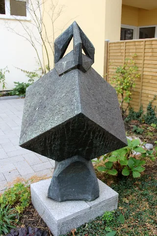 Skulptur Eyke Von Repkow Platz 2 (Moabi) Würfel