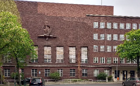 Sculpture Penthesilea by Josef Thorak on the building Levetzowstraße 1, 2, 3, 5 in Berlin-Moabit, Germany