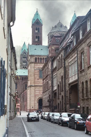Speyer, Die Große Himmelsgasse Mit Blick Zum Dom