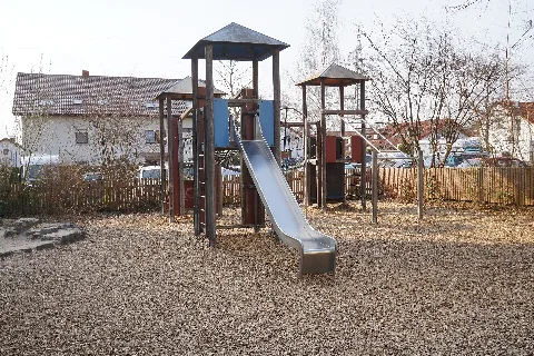 Spielplatz Weißkirchener Straße Hinterweil 11