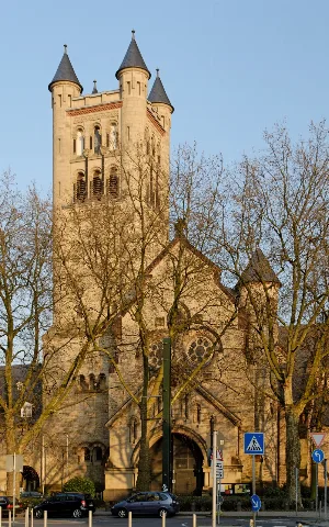 St. Antonius In Duesseldorf Friedrichstadt, Von Nordwesten