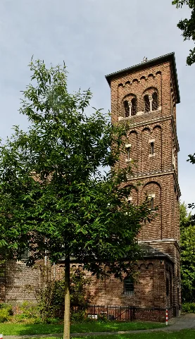 St. Mariae Himmelfahrt In Duesseldorf Lohausen, Von Westen