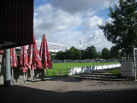 Stuttgart Jul 2012 01 (Mercedes Benz Arena)