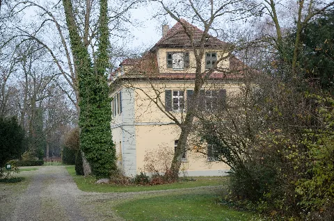 Sugenheim, Schloßstraße 45 001