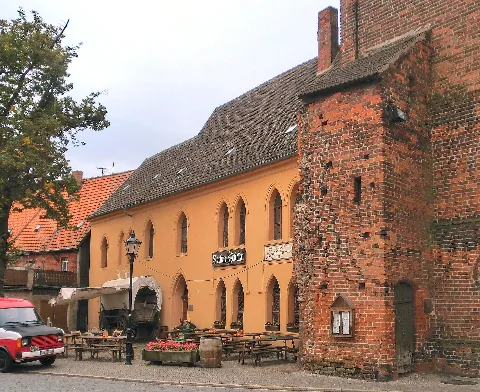 Tangermuende Lange Strasse 1 Zecherei St Nikolai 2011 09 18