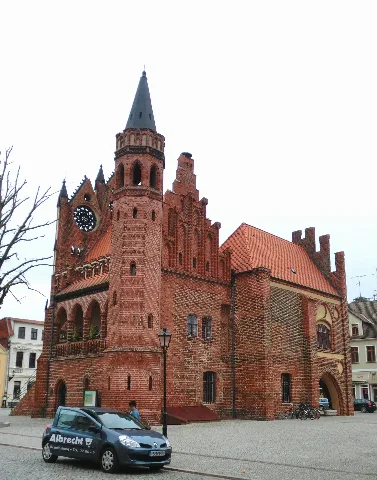 Tangermuende Lange Strasse Rathaus 2011 09 18